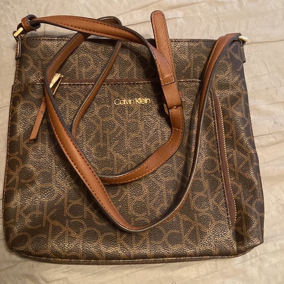 Calvin Klein Crossbody - Picture 3 of 4